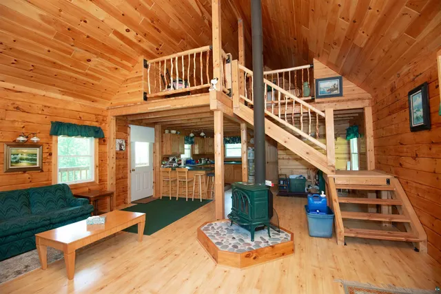 $289,000 | 1808 Tom Lake Road, Hovland, MN 55606