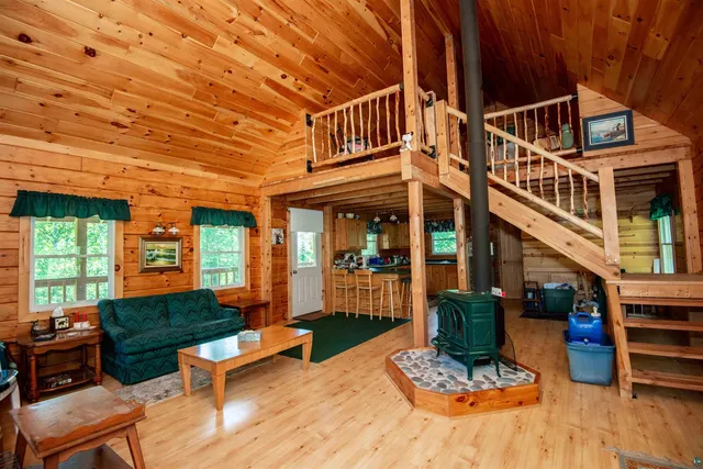 $289,000 | 1808 Tom Lake Road, Hovland, MN 55606