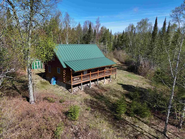 $289,000 | 1808 Tom Lake Road, Hovland, MN 55606