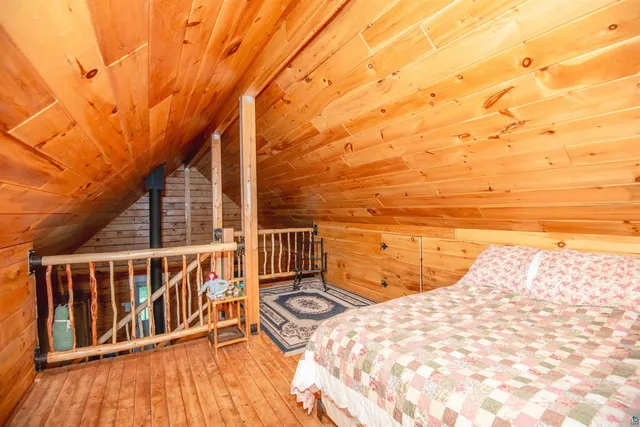 $289,000 | 1808 Tom Lake Road, Hovland, MN 55606