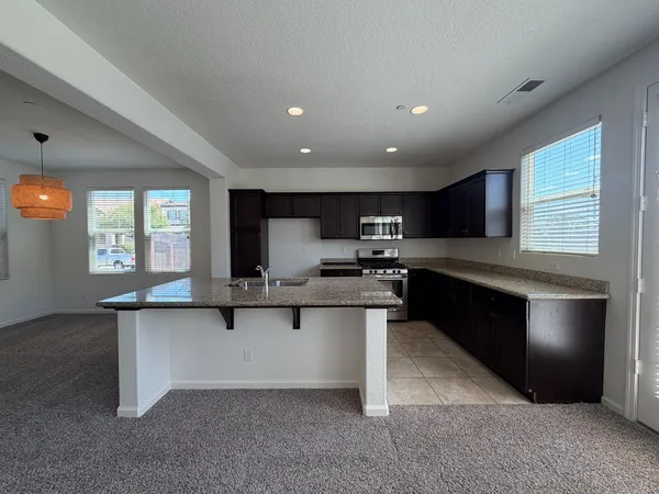 $2,250 | 7399 East Giavanna Avenue, Fresno, CA 93737