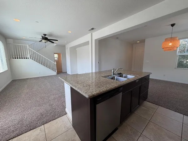 $2,250 | 7399 East Giavanna Avenue, Fresno, CA 93737