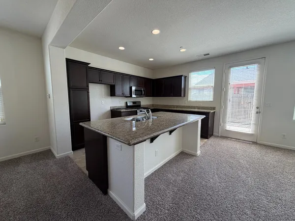 $2,250 | 7399 East Giavanna Avenue, Fresno, CA 93737