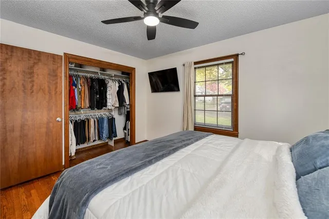 $230,000 | 806 Mohawk Avenue, Independence, MO 64056