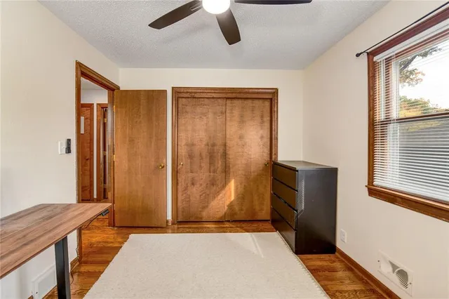 $230,000 | 806 Mohawk Avenue, Independence, MO 64056