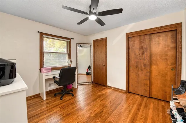 $230,000 | 806 Mohawk Avenue, Independence, MO 64056