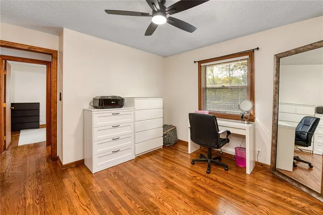 $230,000 | 806 Mohawk Avenue, Independence, MO 64056