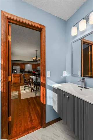 $230,000 | 806 Mohawk Avenue, Independence, MO 64056