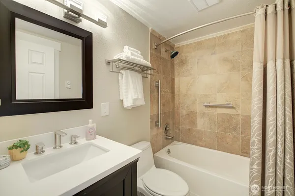 $2,500 | 125 3rd Avenue, Unit 200, Kirkland, WA 98033