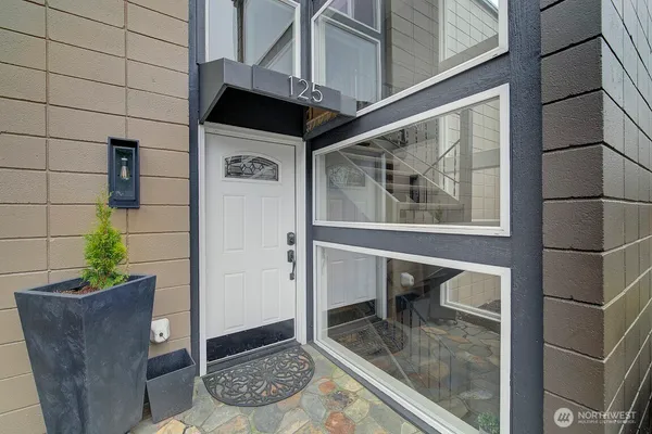 $2,500 | 125 3rd Avenue, Unit 200, Kirkland, WA 98033