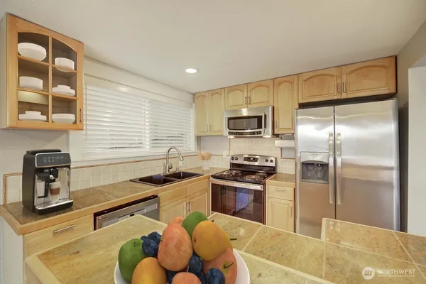 $2,500 | 125 3rd Avenue, Unit 200, Kirkland, WA 98033