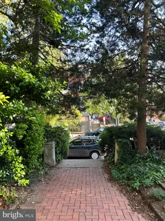 $2,350 | 2229 Green Street, Unit 3, Philadelphia, PA 19130
