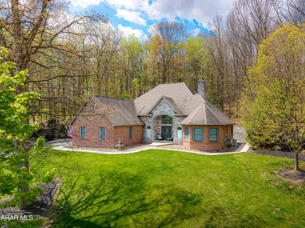$599,000 | 144 Lemic Drive, New Paris, PA 15554