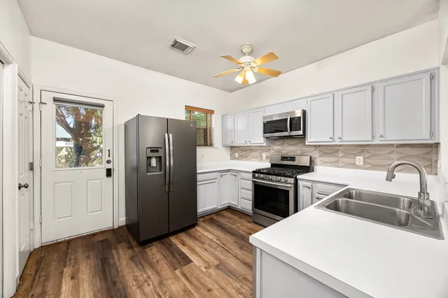 $3,000 | 1912 Shearn Street, Houston, TX 77007