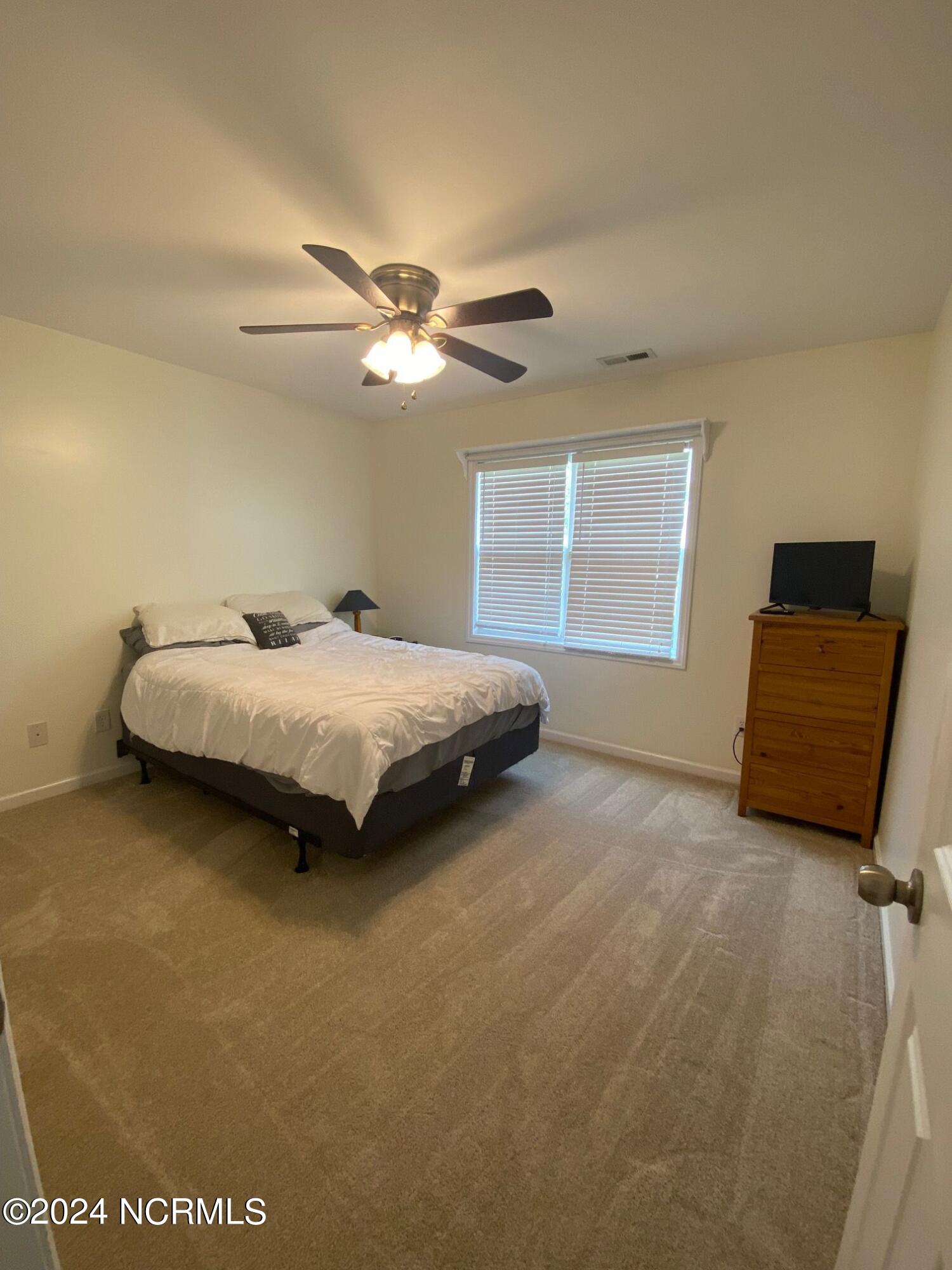 159 Crooked Run Drive New Bern, NC 28560 - Photo 14 of 18 Guest Bedroom_159