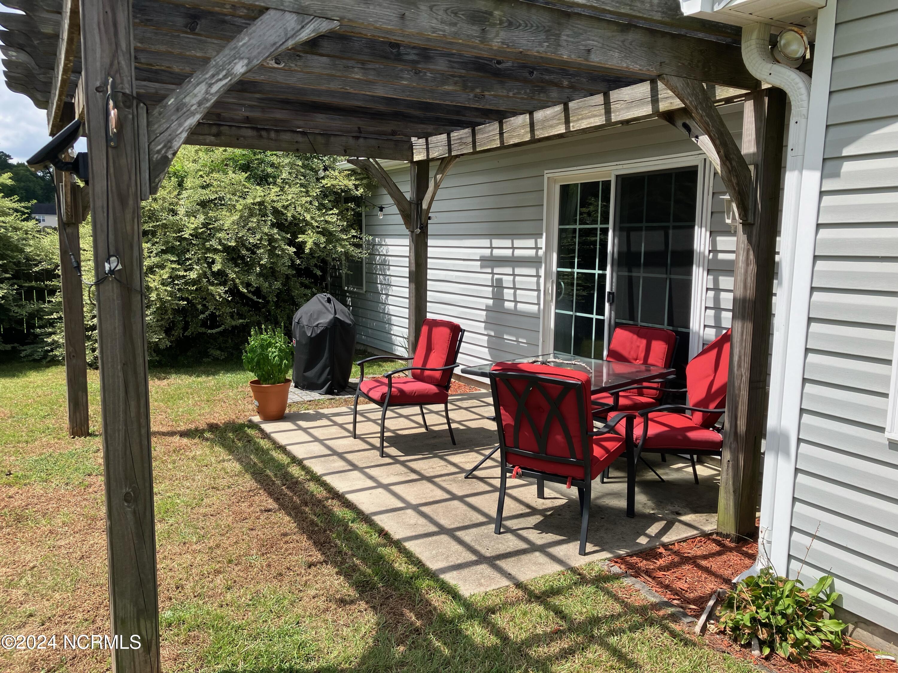 159 Crooked Run Drive New Bern, NC 28560 - Photo 5 of 18 Backyard 3 Patio_159