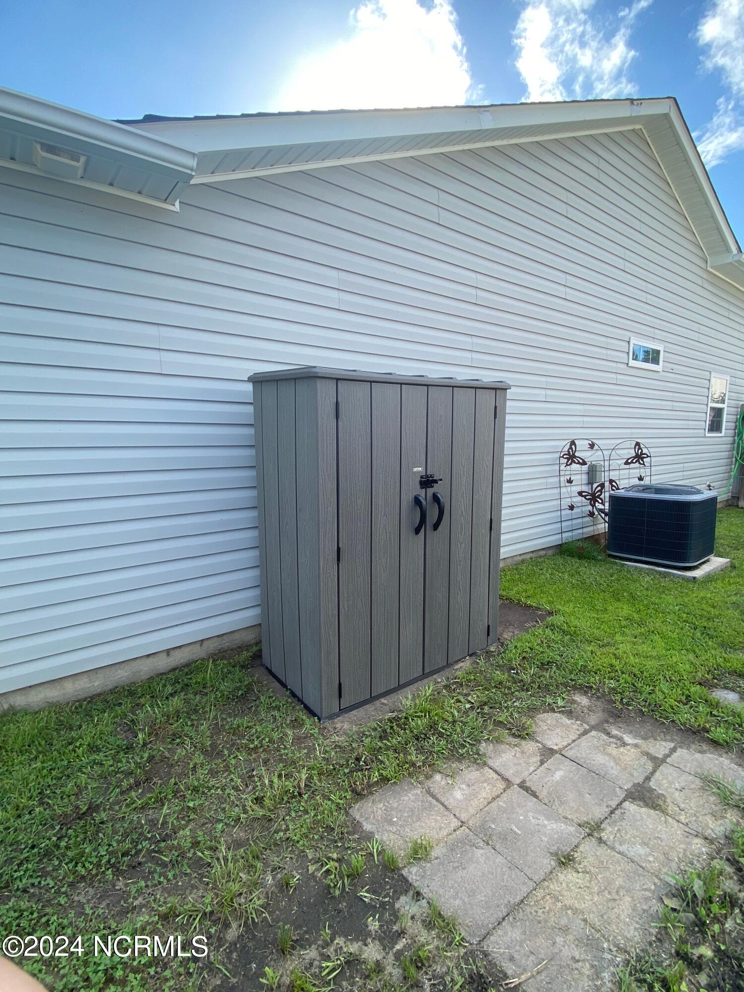 159 Crooked Run Drive New Bern, NC 28560 - Photo 6 of 18 IMG_3131