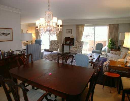 300 Fox Chapel Road, Unit 607 Pittsburgh, PA 15238 - Photo 6 of 8 Dining Room.