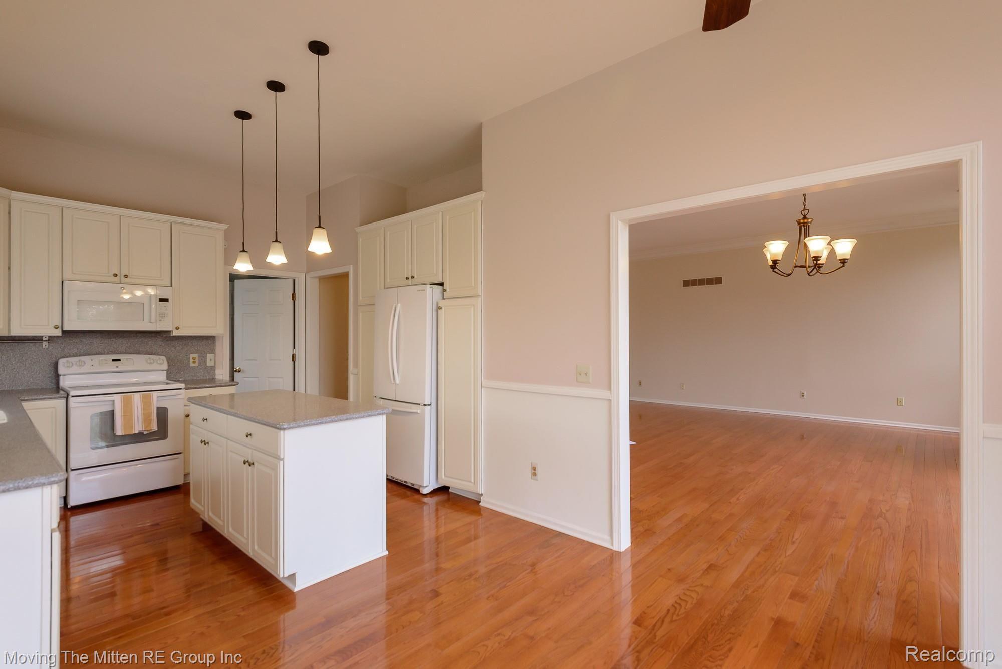 45377 Lothrop Road Canton, MI 48188 - Photo 23 of 57 25.jpg