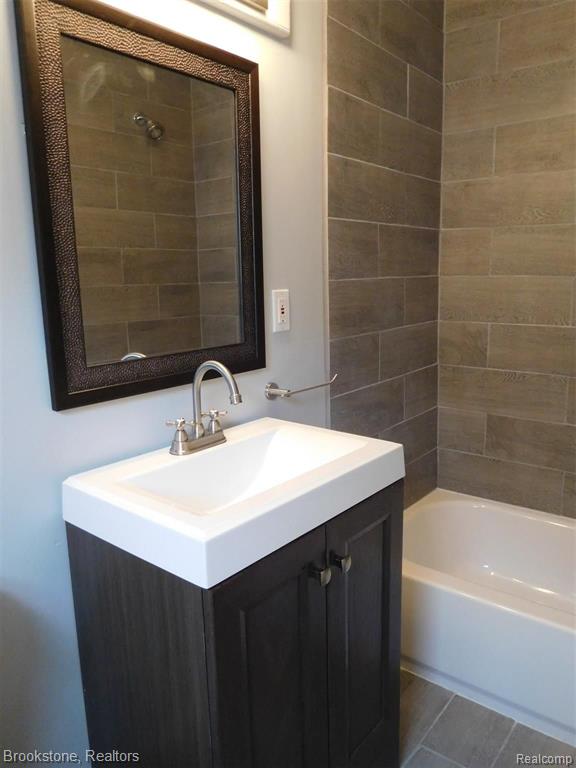2637 Frankson Avenue Rochester Hills, MI 48307 - Photo 12 of 14