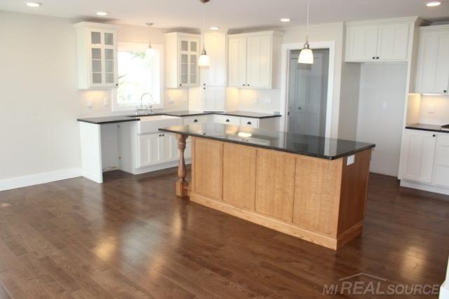 6137 Lakeshore Road Lexington, MI 48450 - Photo 12 of 53 Casual island seating