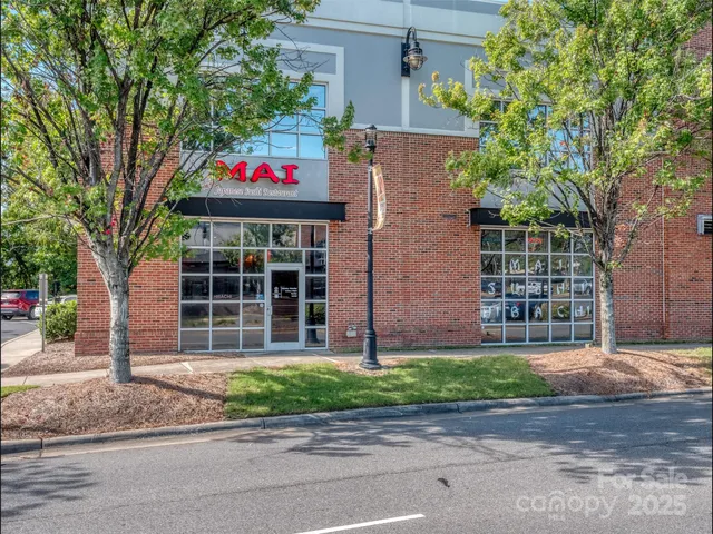 $525,000 | 2074 Ayrsley Town Boulevard, Charlotte, NC 28273