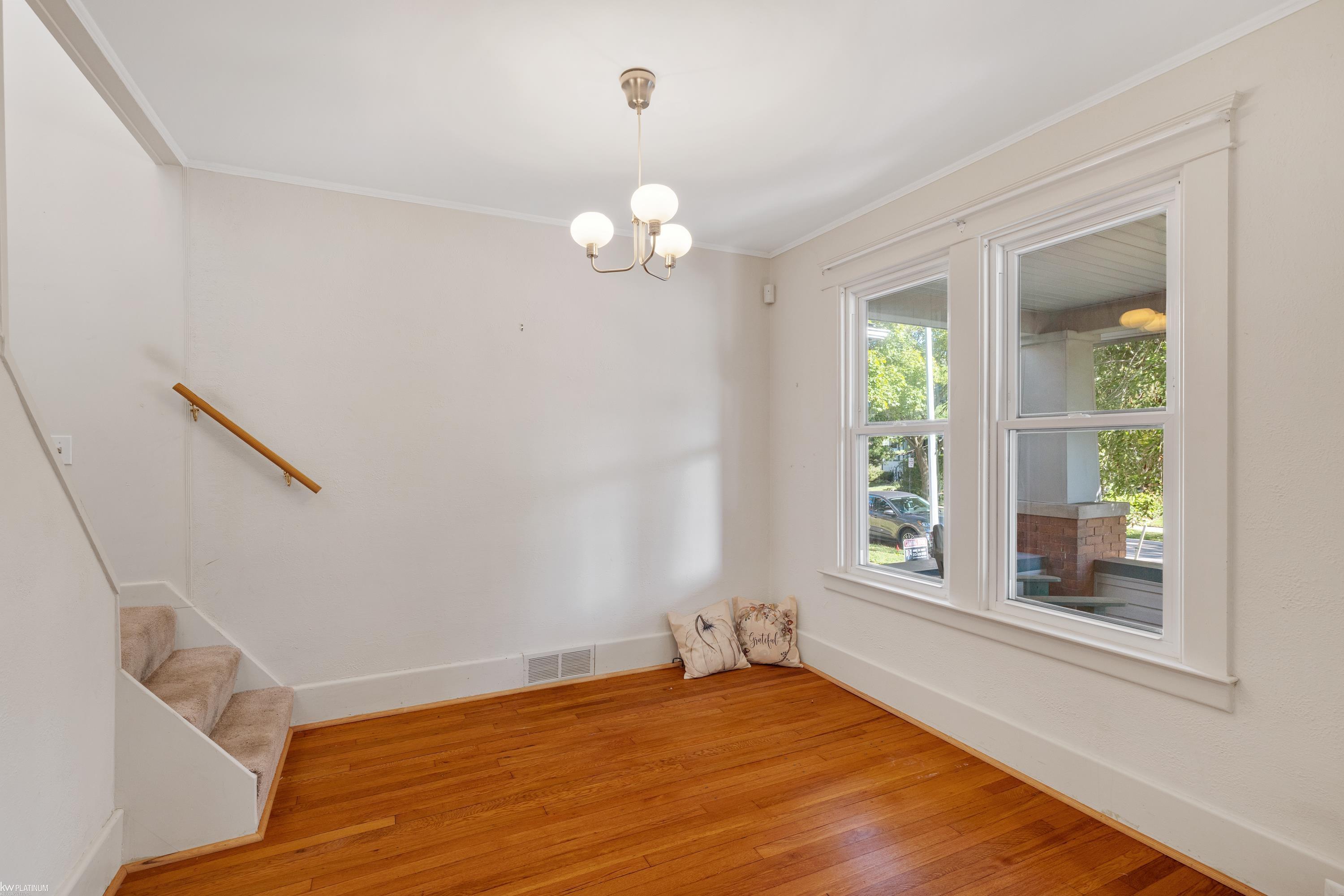 1081 Lakepointe Street Grosse Pointe Park, MI 48230 - Photo 13 of 48