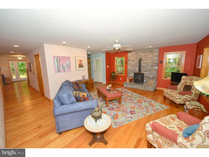 8121 Covered Bridge Road Quakertown, PA 18951 - Photo 12 of 25 Living Room