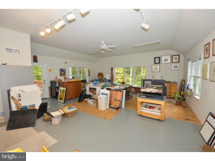 8121 Covered Bridge Road Quakertown, PA 18951 - Photo 14 of 25 Great Room