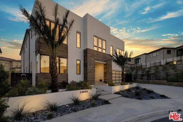 a house view with outdoor space