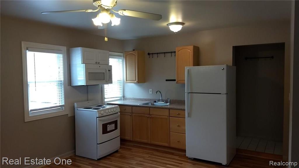 133 Terry Avenue, Unit 3 Rochester, MI 48307 - Photo 2 of 9