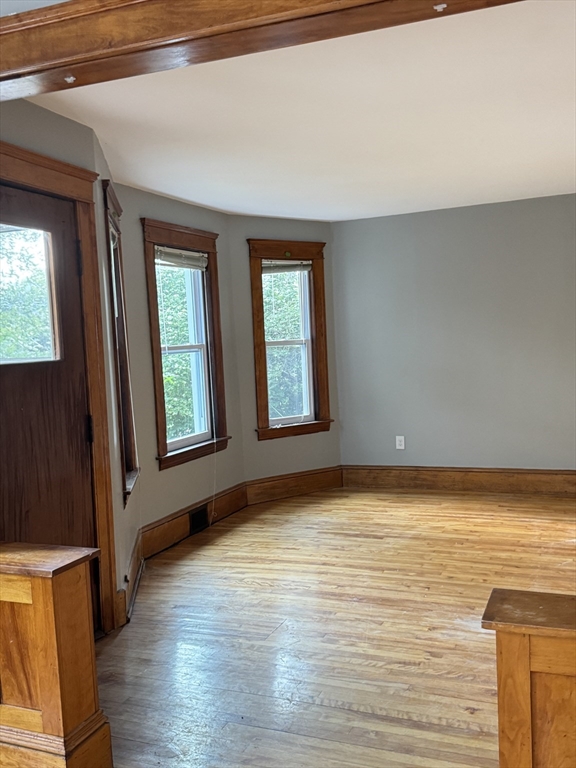 35 Standish Street Worcester, MA 01604 - Photo 3 of 11