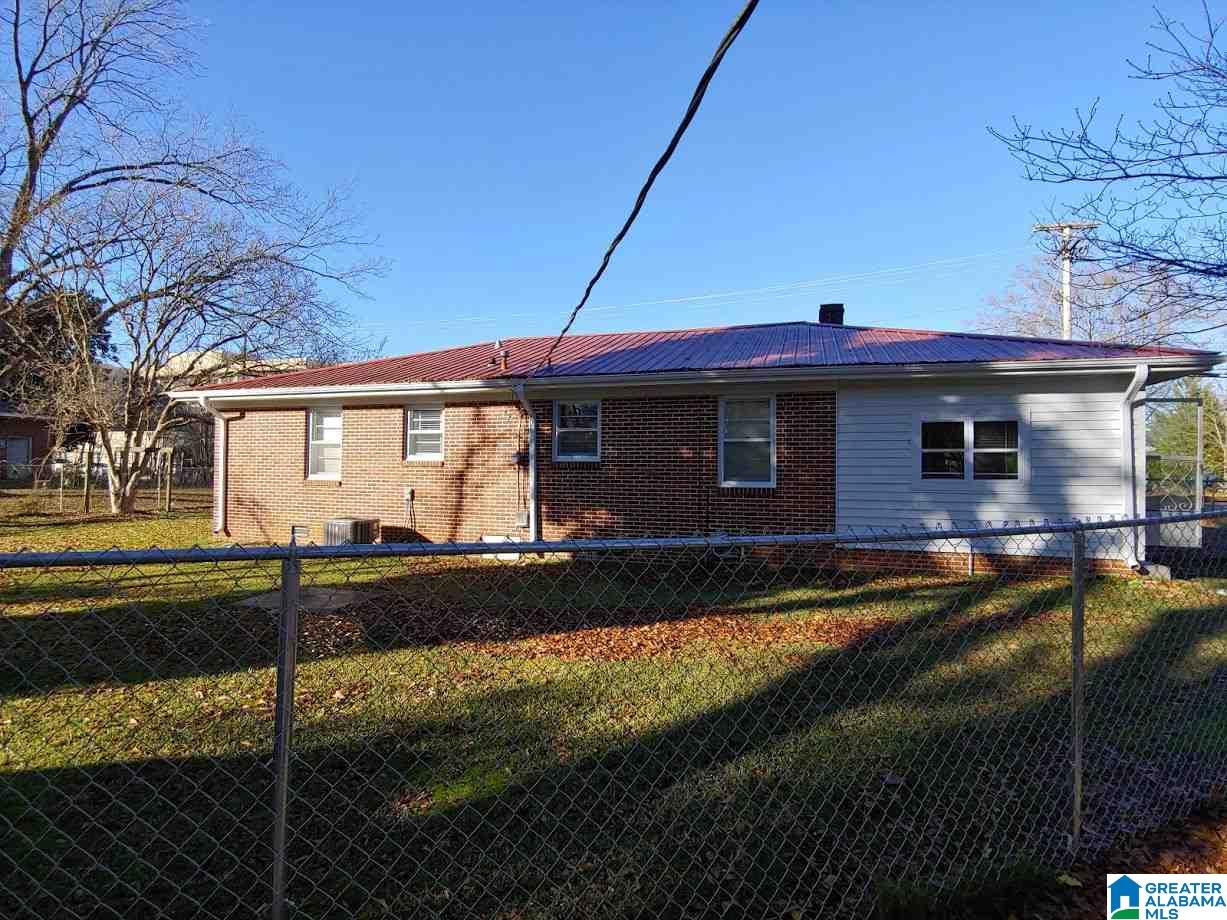 207 West Walnut Street Sylacauga, AL 35150 - Photo 2 of 16