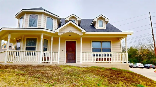 $3,600 | 454 Chimney Hill Drive, College Station, TX 77840