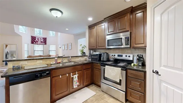 $3,600 | 454 Chimney Hill Drive, College Station, TX 77840