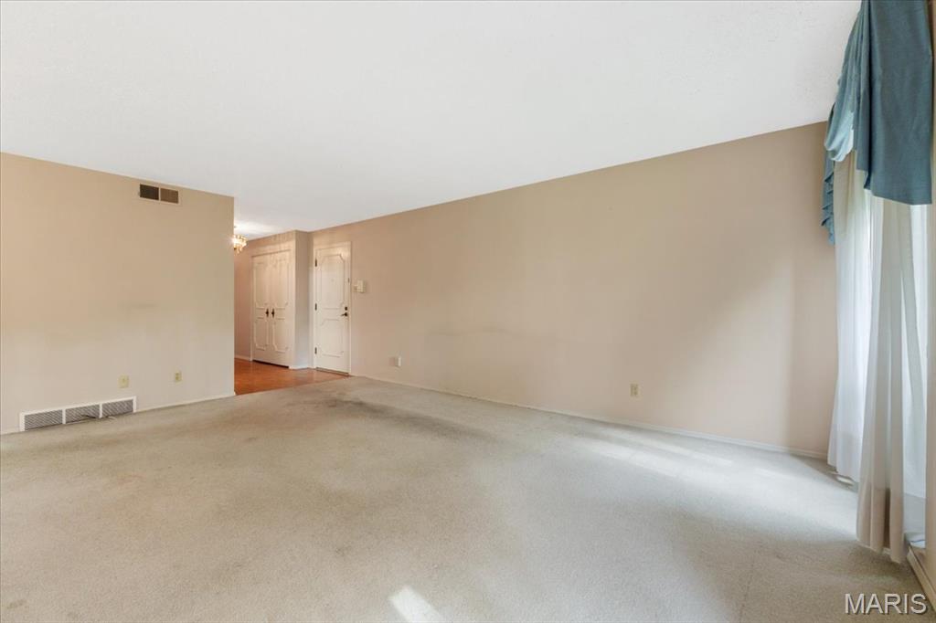 910 Claytonbrook Drive, Unit 1 Ballwin, MO 63011 - Photo 4 of 23