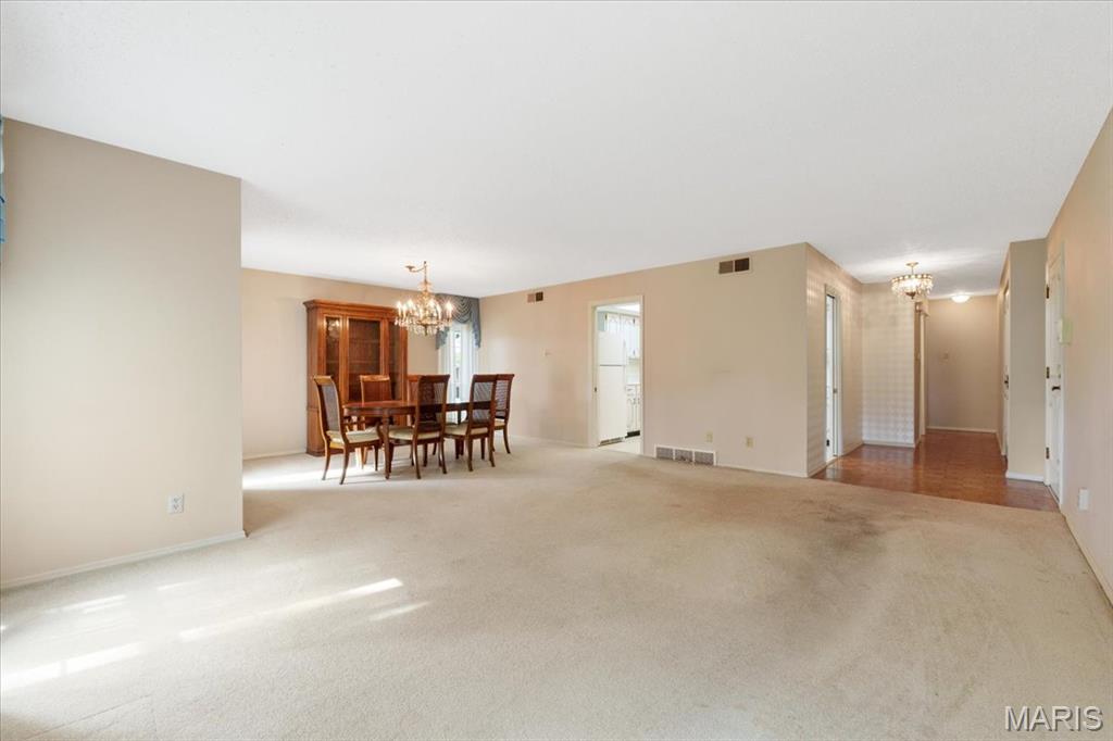 910 Claytonbrook Drive, Unit 1 Ballwin, MO 63011 - Photo 5 of 23