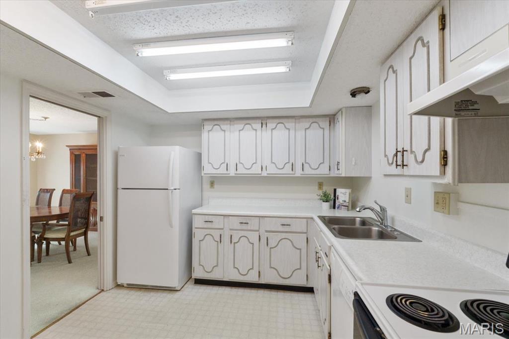 910 Claytonbrook Drive, Unit 1 Ballwin, MO 63011 - Photo 9 of 23