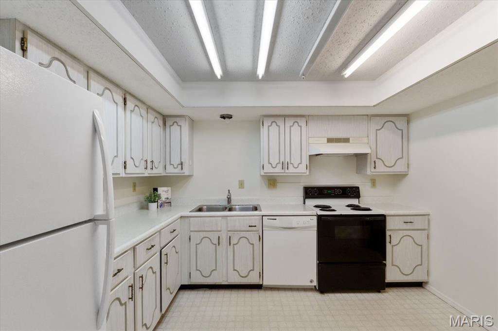 910 Claytonbrook Drive, Unit 1 Ballwin, MO 63011 - Photo 10 of 23