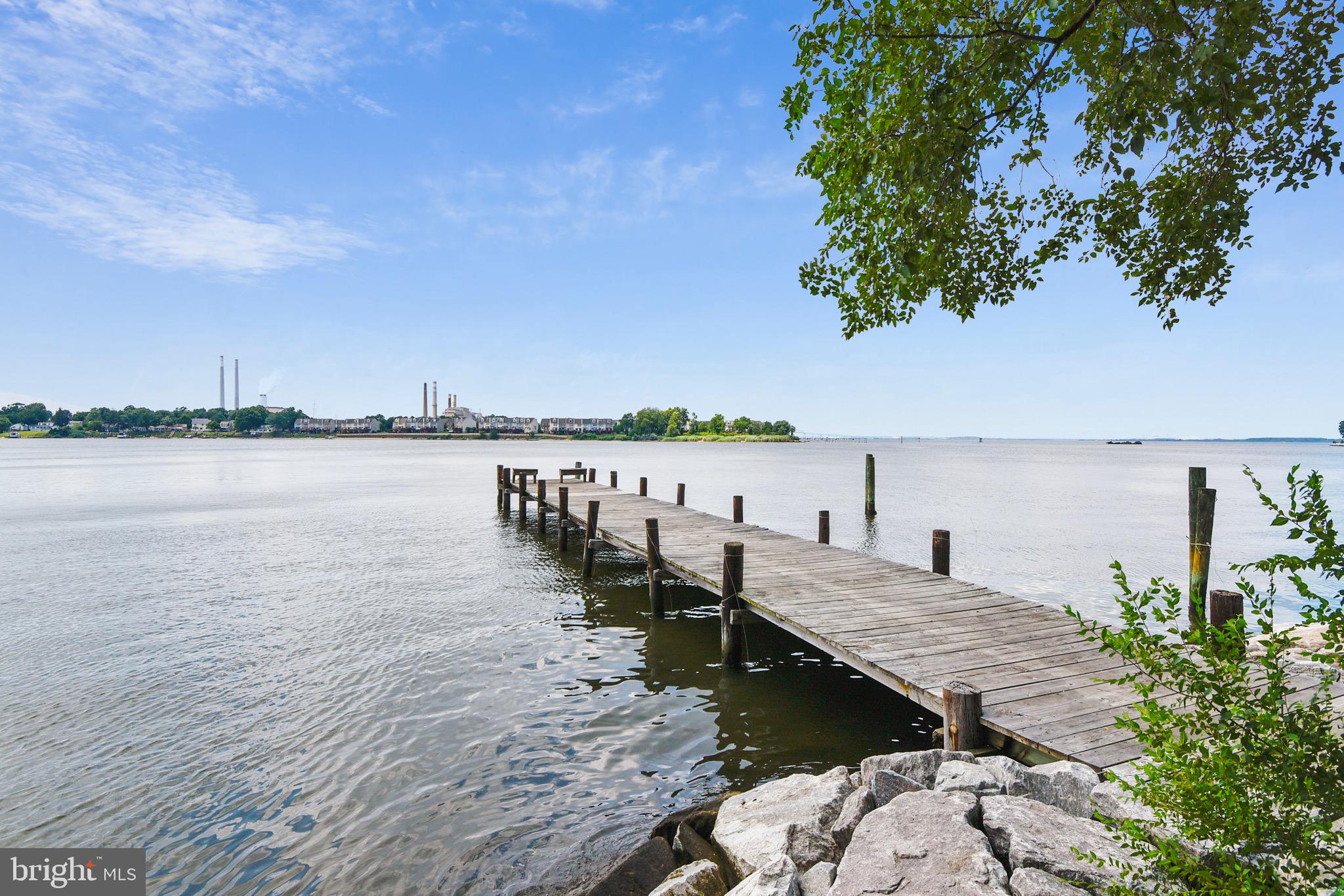 250 Asbury Road Pasadena, MD 21122 - Photo 33 of 36 Community Pier