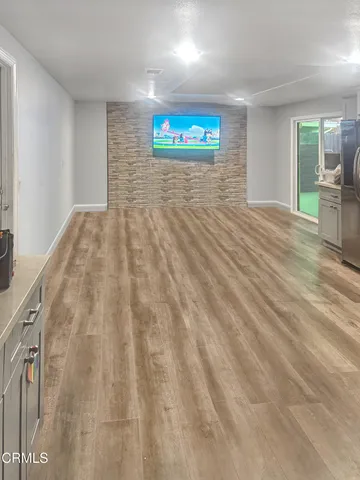 a view of livingroom with furniture