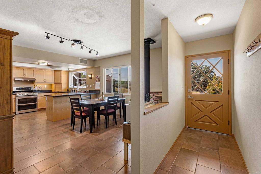 13734 West Oak Glen Road Valley Center, CA 92082 - Photo 6 of 41