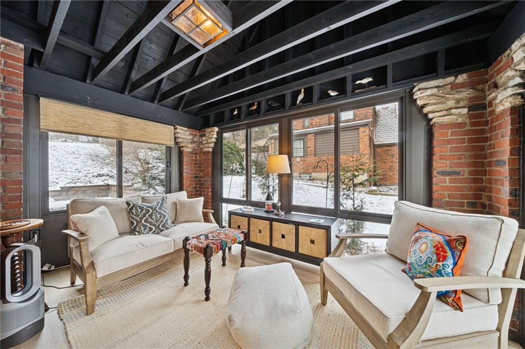 224 Cascade Road Pittsburgh, PA 15221 - Photo 8 of 36 Gallery Image 8