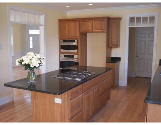 144 Thistle Road North Andover, MA 01845 - Photo 9 of 16 Gallery Image 9