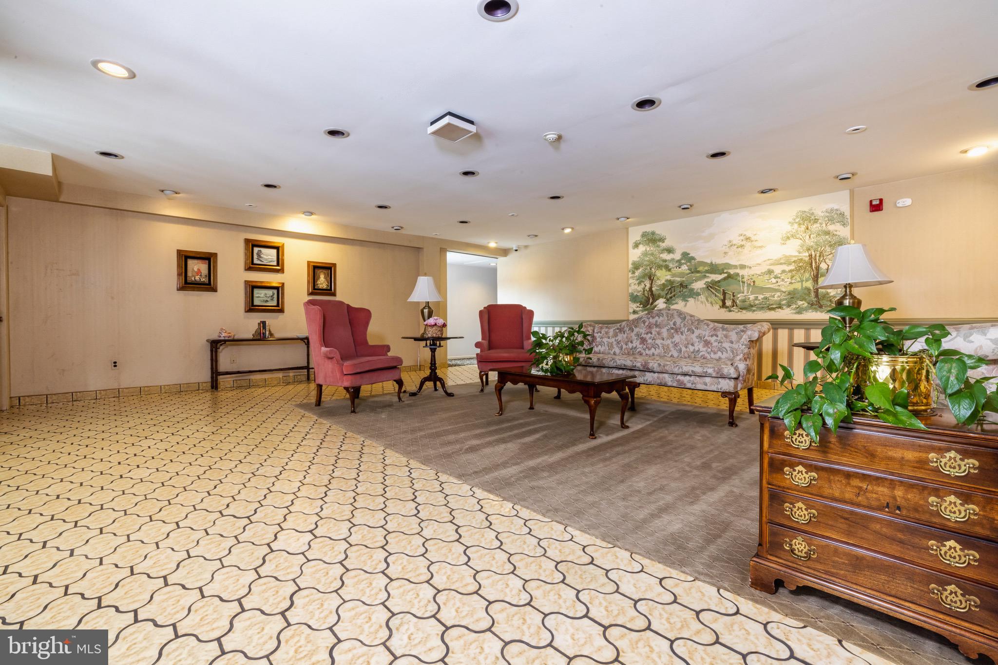 107 Haddonfield Cmns Haddonfield, NJ 08033 - Photo 19 of 26 Main Lobby