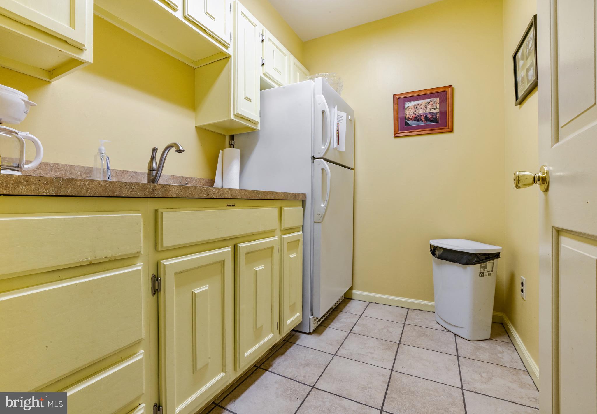 107 Haddonfield Cmns Haddonfield, NJ 08033 - Photo 23 of 26 Kitchenette in meeting room