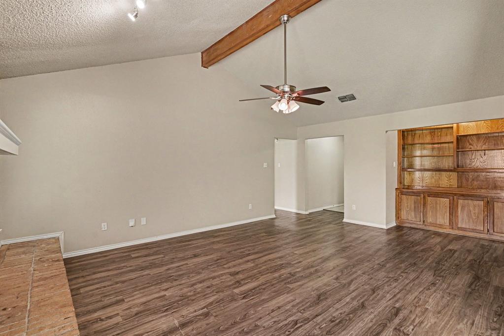 2608 Green Ridge Street Fort Worth, TX 76133 - Photo 4 of 25