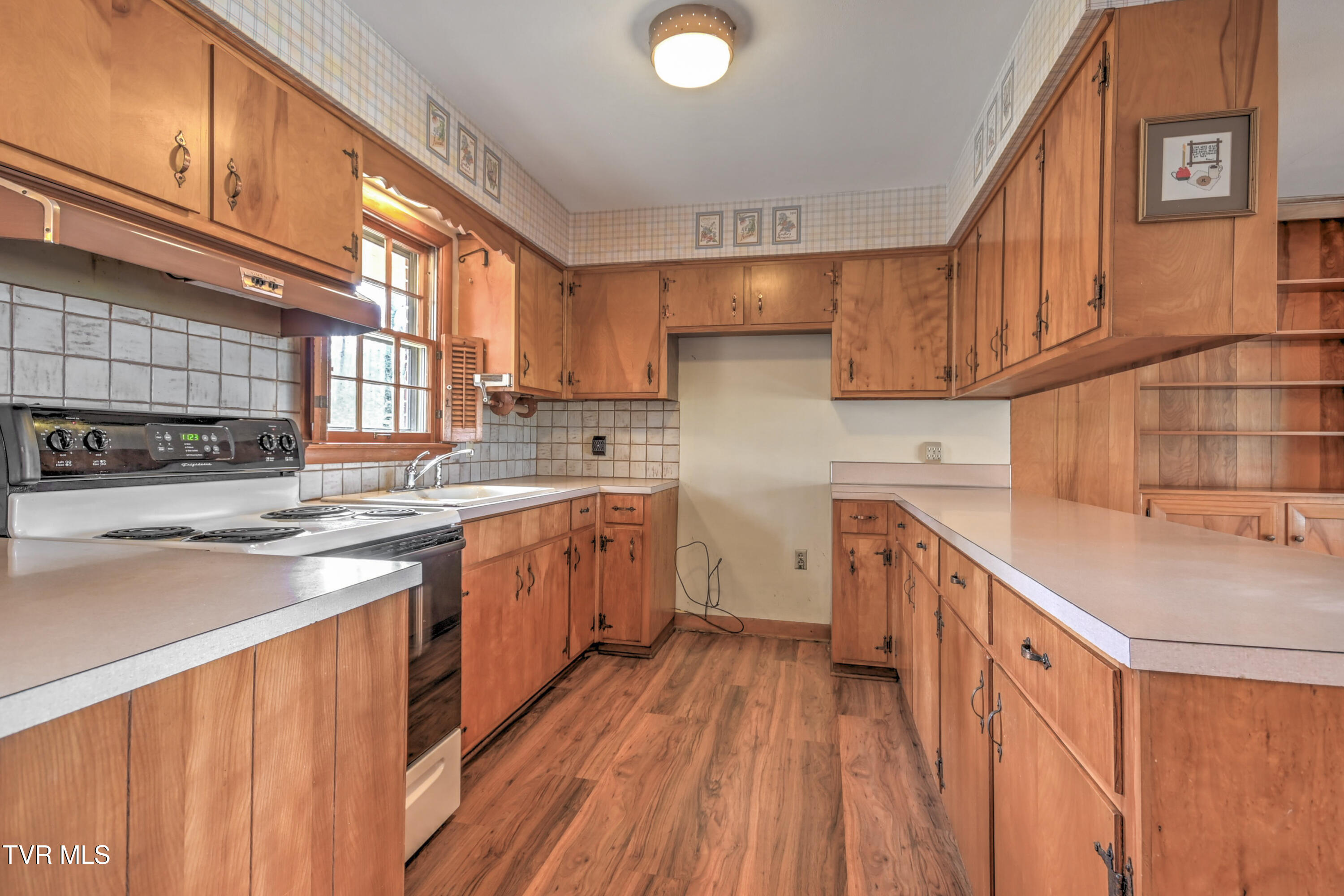 4404 Chickasaw Road Kingsport, TN 37664 - Photo 8 of 48 4044 Chicksaw TN-11