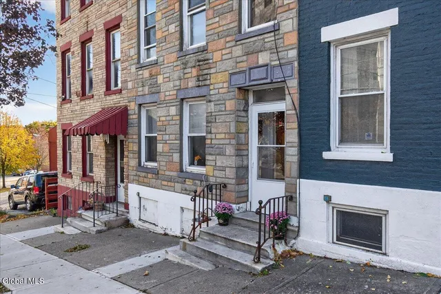 $249,000 | 98 Livingston Avenue, Albany, NY 12207