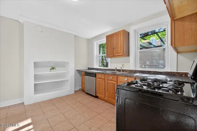 $249,000 | 98 Livingston Avenue, Albany, NY 12207